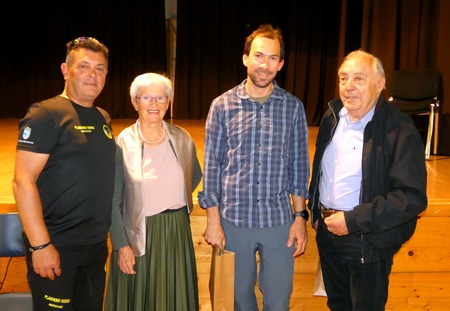Predsednik PD Preddvor Aleš Drekonja, ga. Ivka Sodnik, Aleš Česen in Franci Ekar