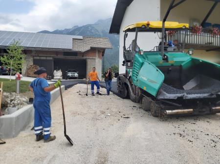 Asfaltiranje na Celarci v Bašlju