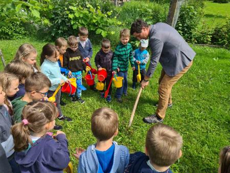 IMG-2096caa629530858c1c38412a566adb4-V