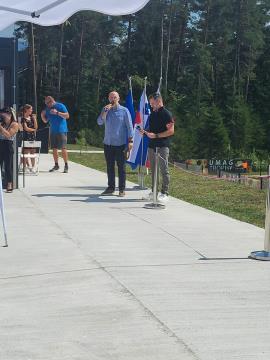 IMG-7a0d5435fd15c1a48b75ec4810bdfdbd-V