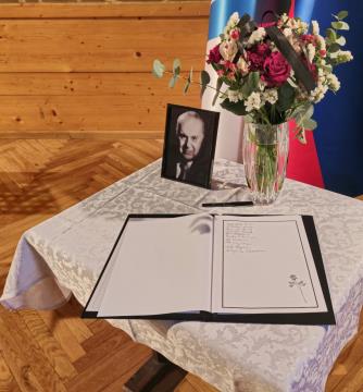 IMG-c80772c3d902c5be62ae670fcfe0b4be-V