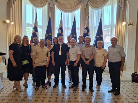 prostovoljci_2024_nagrada_jurcek_nowakk_skupinska_in_planinec